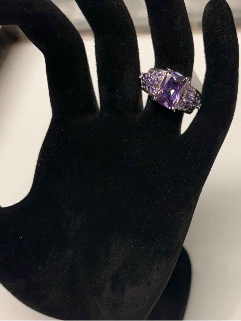 Purple Faux Amethyst Emerald Cut Cocktail Ring Silver Tone Ring. Size 8.5. NWT